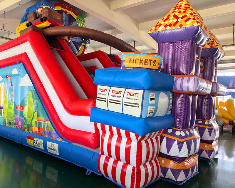 Hinchable feria con noria